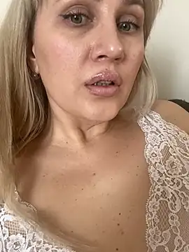 YourBlondee online show from 03/12/25, 07:13