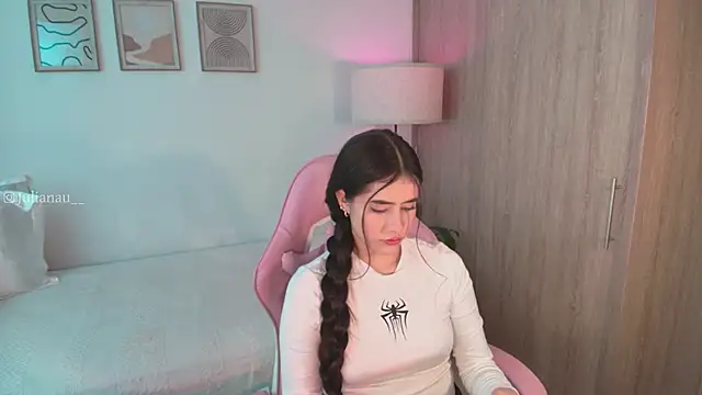 Snapshot of iriswest_ chatting on 09/11/25, 09:26 iriswest online show from 09/11/25, 09:26