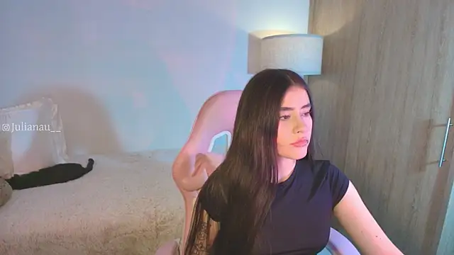 Snapshot of iriswest_ chatting on 11/12/25, 12:00 iriswest online show from 11/12/25, 12:00