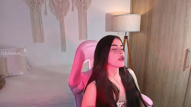 Snapshot of iriswest_ chatting on 12/03/25, 12:07 iriswest online show from 12/03/25, 12:07