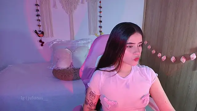 iriswest  online show from 04/06/26, 01:14