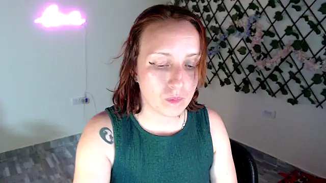 kittykalor09 online show from 04/15/26, 11:27