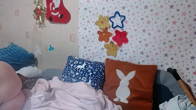 Snapshot of QueenLana chatting on 12/18/25, 04:18 QueenLana online show from 12/18/25, 04:18