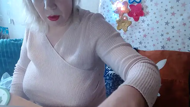 QueenLana online show from 02/17/26, 09:39