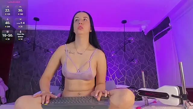 Snapshot of danaythamara1 chatting on 11/26/25, 10:33 danaythamara1 online show from 11/26/25, 10:33