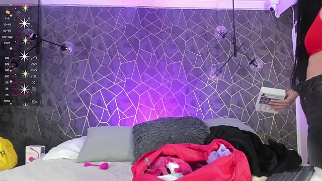 Snapshot of danaythamara1 chatting on 12/15/25, 07:40 danaythamara1 online show from 12/15/25, 07:40