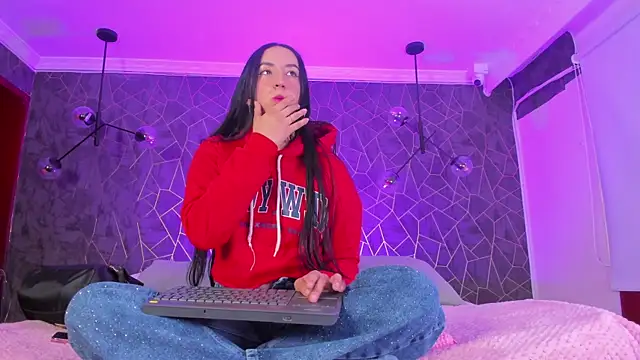 Snapshot of danaythamara1 chatting on 12/19/25, 10:28 danaythamara1 online show from 12/19/25, 10:28