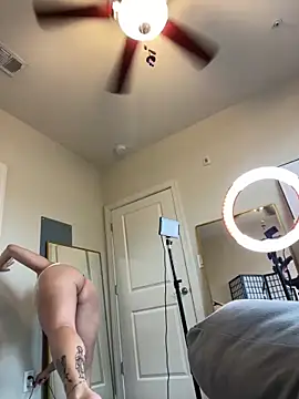 bellafreakyfun online show from 09/24/25, 04:32