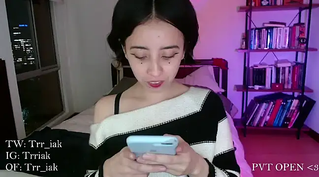 babyluna 8 8 online show from 01/28/25, 01:29