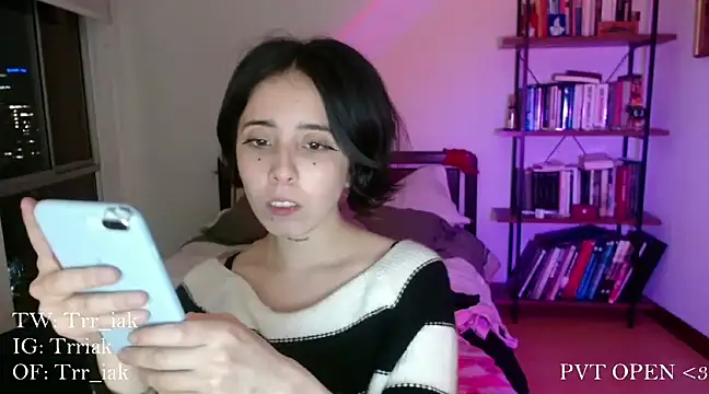 babyluna 8 8 online show from 01/28/25, 04:39