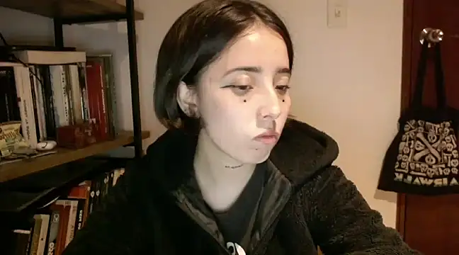 babyluna 8 8 online show from 03/04/25, 01:01