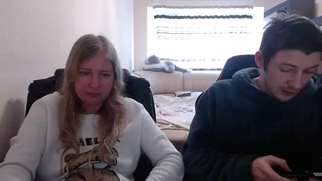 PeterAndJen online show from 03/10/25, 10:04