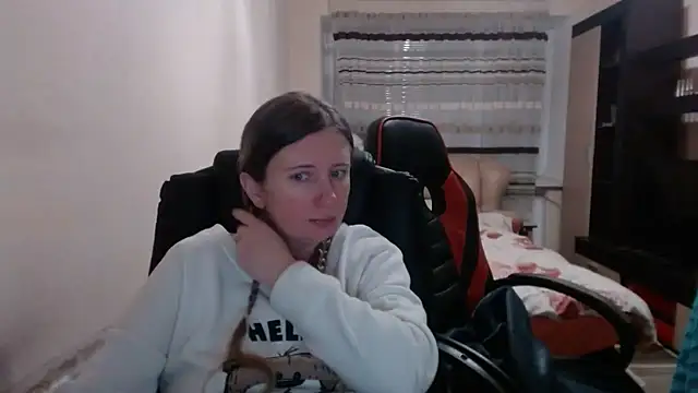 PeterAndJen online show from 03/11/25, 08:42