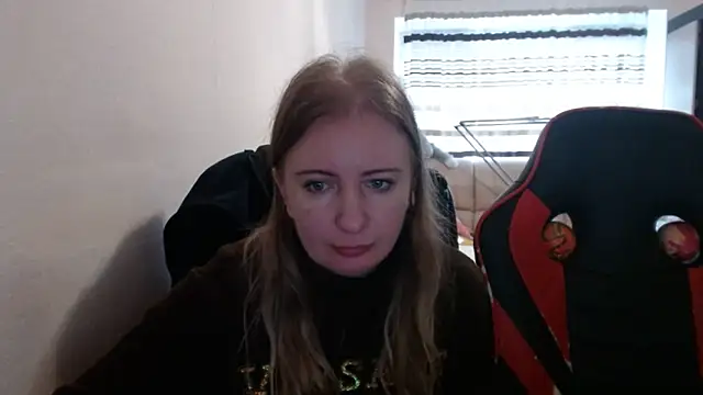 PeterAndJen online show from 10/04/25, 06:44