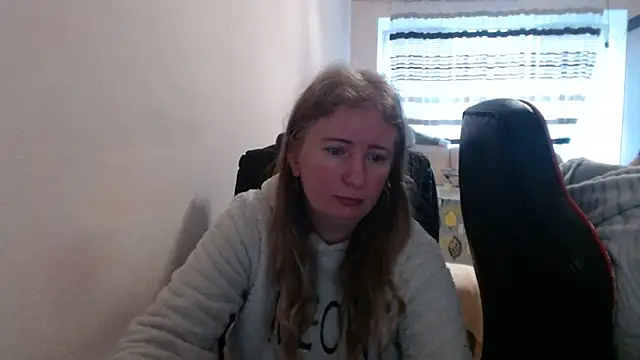 PeterAndJen online show from 02/19/26, 06:26