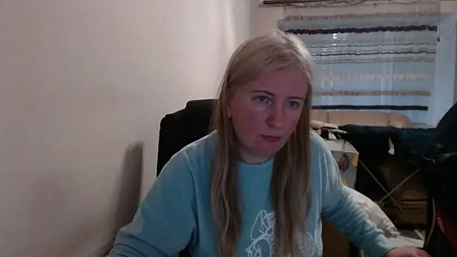 Snapshot of PeterAndJen chatting on 05/01/26, 05:17 PeterAndJen online show from 05/01/26, 05:17