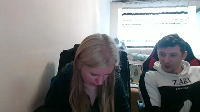 Snapshot of PeterAndJen chatting on 05/05/26, 07:27 PeterAndJen online show from 05/05/26, 07:27