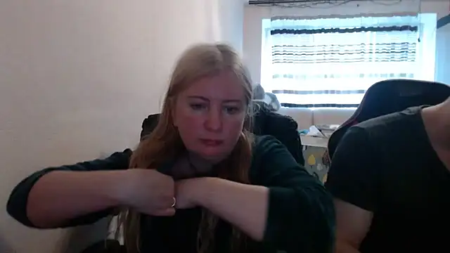 Snapshot of PeterAndJen chatting on 05/15/26, 07:15 PeterAndJen online show from 05/15/26, 07:15