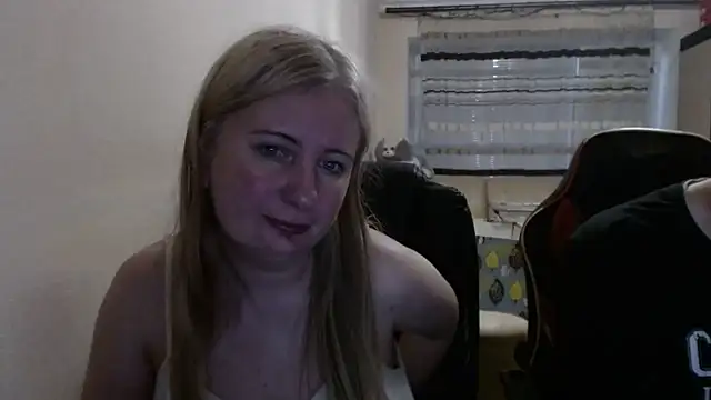 Snapshot of PeterAndJen chatting on 05/24/26, 06:13 PeterAndJen online show from 05/24/26, 06:13