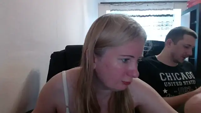 Snapshot of PeterAndJen chatting on 05/25/26, 06:19 PeterAndJen online show from 05/25/26, 06:19