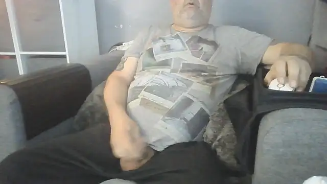 Naturistmale45 online show from 06/18/26, 07:30
