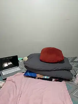 MileyGia online show from 03/29/26, 06:30