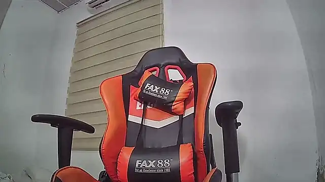 Snapshot of EvaTiffany chatting on 11/13/25, 03:16 EvaTiffany online show from 11/13/25, 03:16