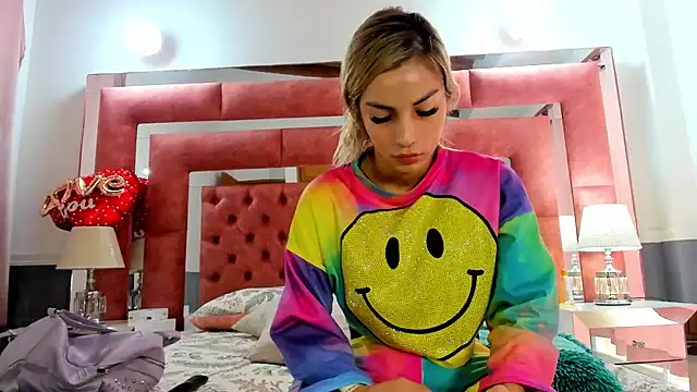 Snapshot of briana_wonder69xxx chatting on 02/15/25, 02:44 briana wonder69xxx online show from 02/15/25, 02:44