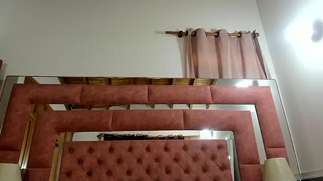 Snapshot of briana_wonder69xxx chatting on 10/31/25, 03:35 briana wonder69xxx online show from 10/31/25, 03:35