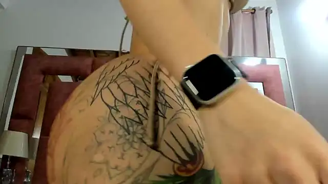 Snapshot of briana_wonder69xxx chatting on 11/28/25, 07:38 briana wonder69xxx online show from 11/28/25, 07:38