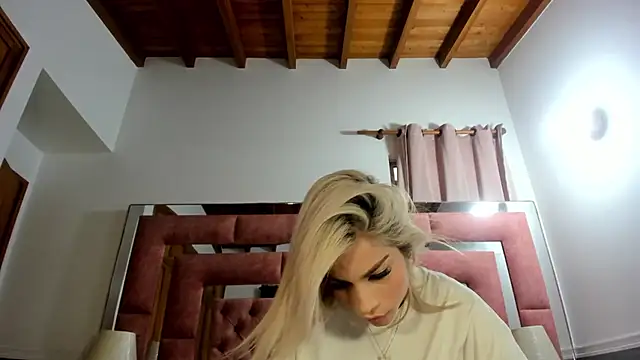 Snapshot of briana_wonder69xxx chatting on 02/16/26, 09:00 briana wonder69xxx online show from 02/16/26, 09:00