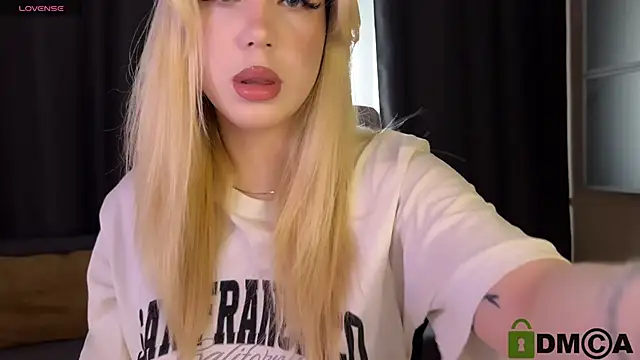 Snapshot of ariashaa chatting on 03/26/26, 02:11 ariashaa online show from 03/26/26, 02:11
