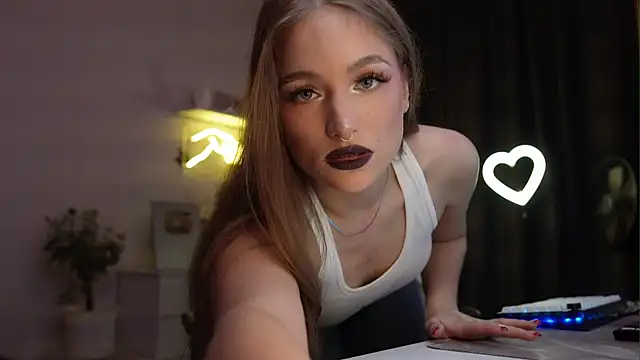 Snapshot of MrsTenderBeast chatting on 09/14/25, 03:11 MrsTenderBeast online show from 09/14/25, 03:11