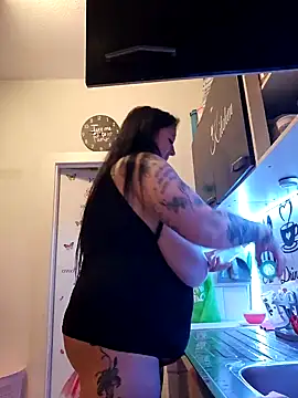 Snapshot of XxxZuckerpuppexxX chatting on 12/15/24, 06:37 XxxZuckerpuppexxX online show from 12/15/24, 06:37