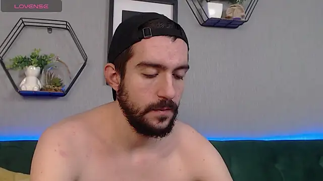 Snapshot of Dylan_Best chatting on 12/16/24, 05:38 Dylan Best online show from 12/16/24, 05:38