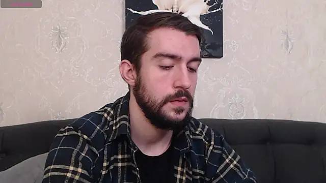 Snapshot of Dylan_Best chatting on 12/17/24, 10:43 Dylan Best online show from 12/17/24, 10:43