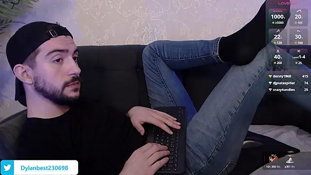 Snapshot of Dylan_Best chatting on 02/16/25, 03:59 Dylan Best online show from 02/16/25, 03:59
