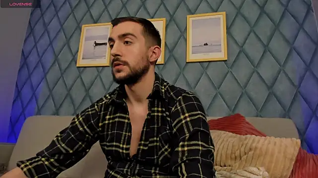 Snapshot of Dylan_Best chatting on 03/17/25, 11:21 Dylan Best online show from 03/17/25, 11:21