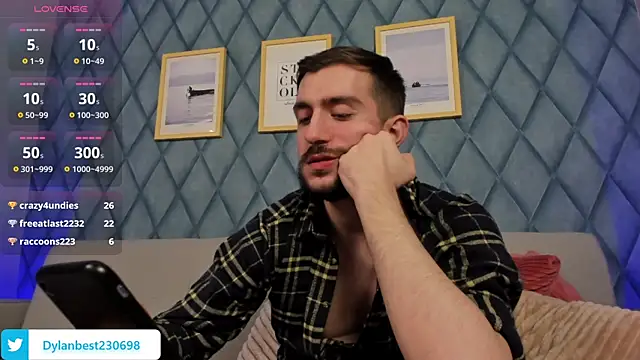 Snapshot of Dylan_Best chatting on 03/18/25, 08:36 Dylan Best online show from 03/18/25, 08:36