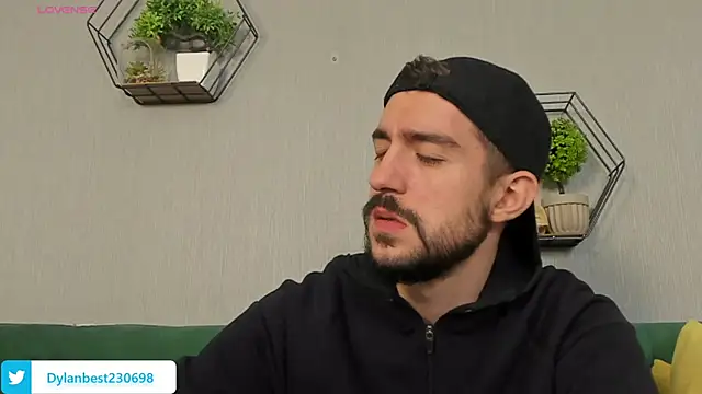 Snapshot of Dylan_Best chatting on 09/17/25, 10:00 Dylan Best online show from 09/17/25, 10:00