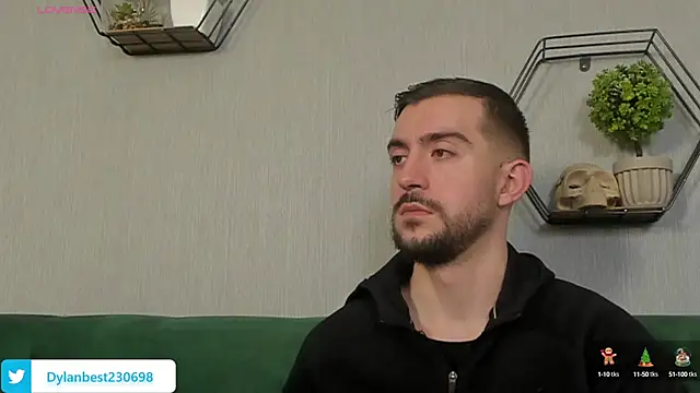 Snapshot of Dylan_Best chatting on 10/06/25, 01:58 Dylan Best online show from 10/06/25, 01:58