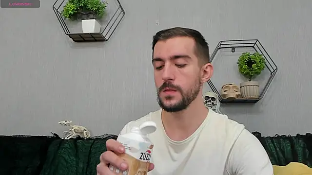 Snapshot of Dylan_Best chatting on 10/13/25, 11:05 Dylan Best online show from 10/13/25, 11:05