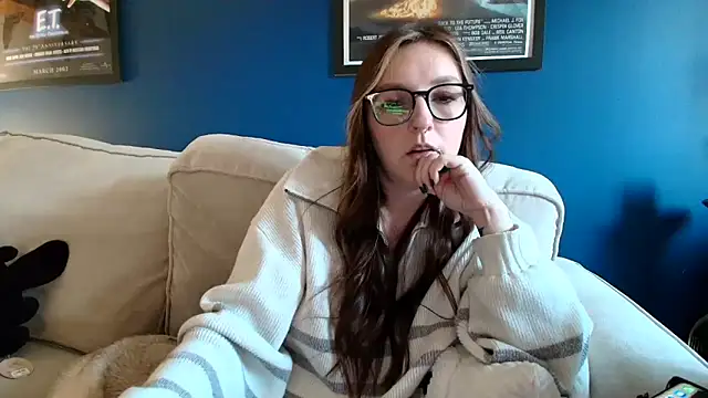 Snapshot of short_sweetpea chatting on 11/21/25, 03:00 short sweetpea online show from 11/21/25, 03:00