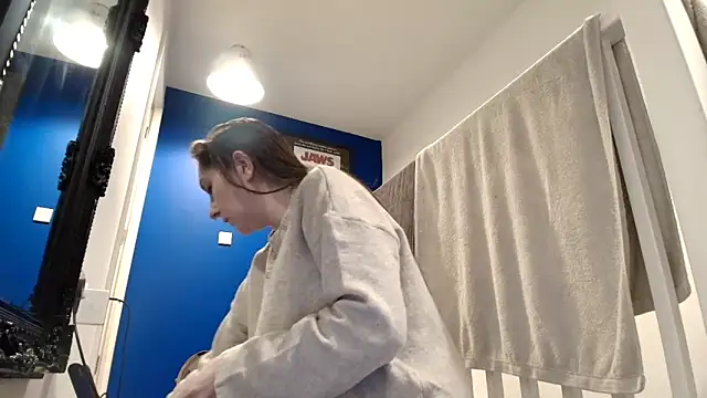 Snapshot of short_sweetpea chatting on 11/29/25, 05:05 short sweetpea online show from 11/29/25, 05:05