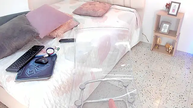 IsiisLovei online show from 03/21/25, 02:29