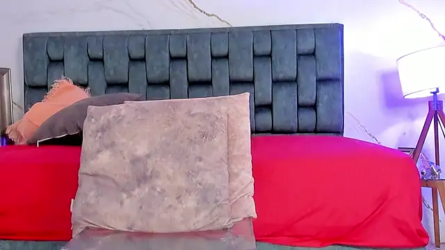 IsiisLovei online show from 11/19/25, 04:07