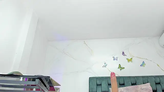 IsiisLovei online show from 02/10/26, 02:54