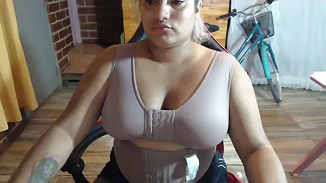 Hilarybunnyy online show from 03/14/26, 01:55