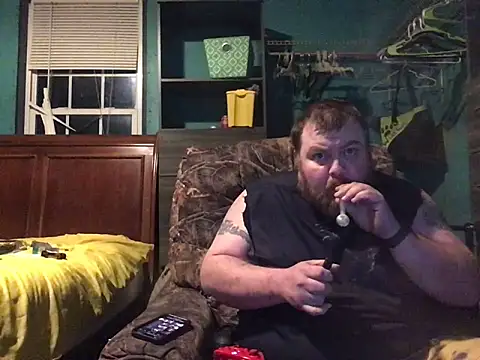 Snapshot of fatdickdaddy448 chatting on 12/13/24, 09:46 fatdickdaddy448 online show from 12/13/24, 09:46