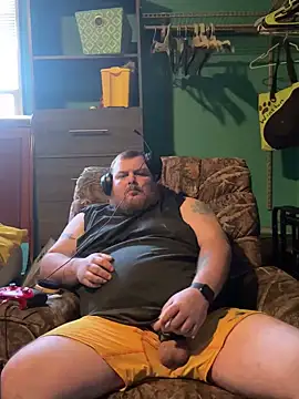 Snapshot of fatdickdaddy448 chatting on 12/24/24, 05:13 fatdickdaddy448 online show from 12/24/24, 05:13